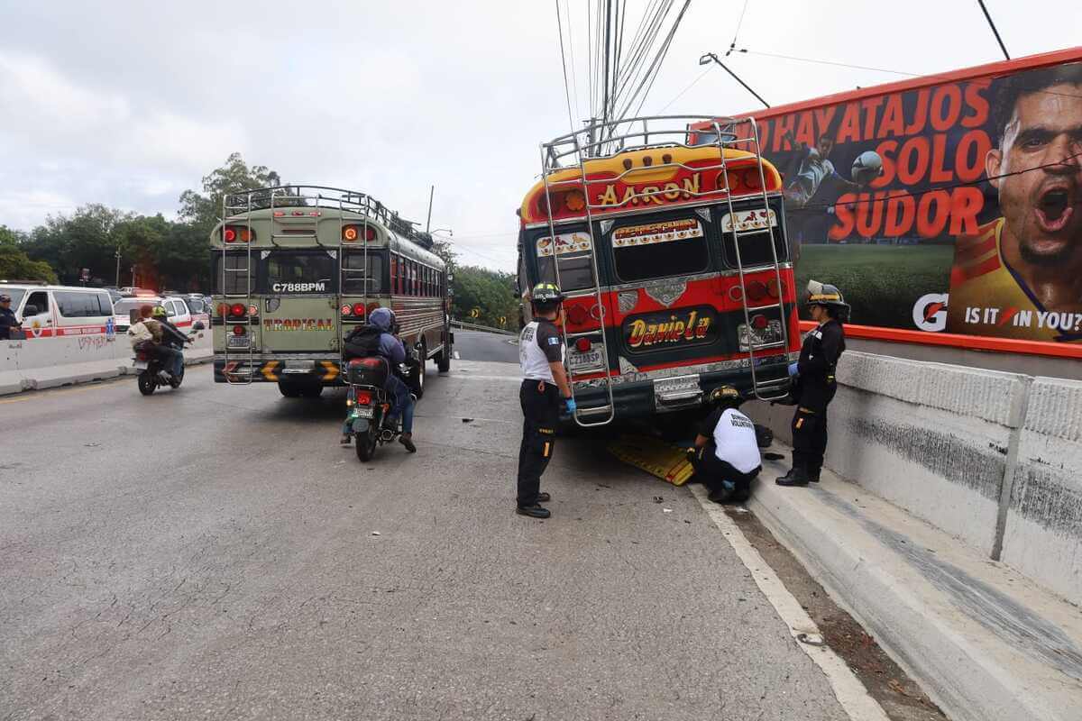 Hombre fallece tras ser arrollado por bus en Trébol de Vista Hermosa