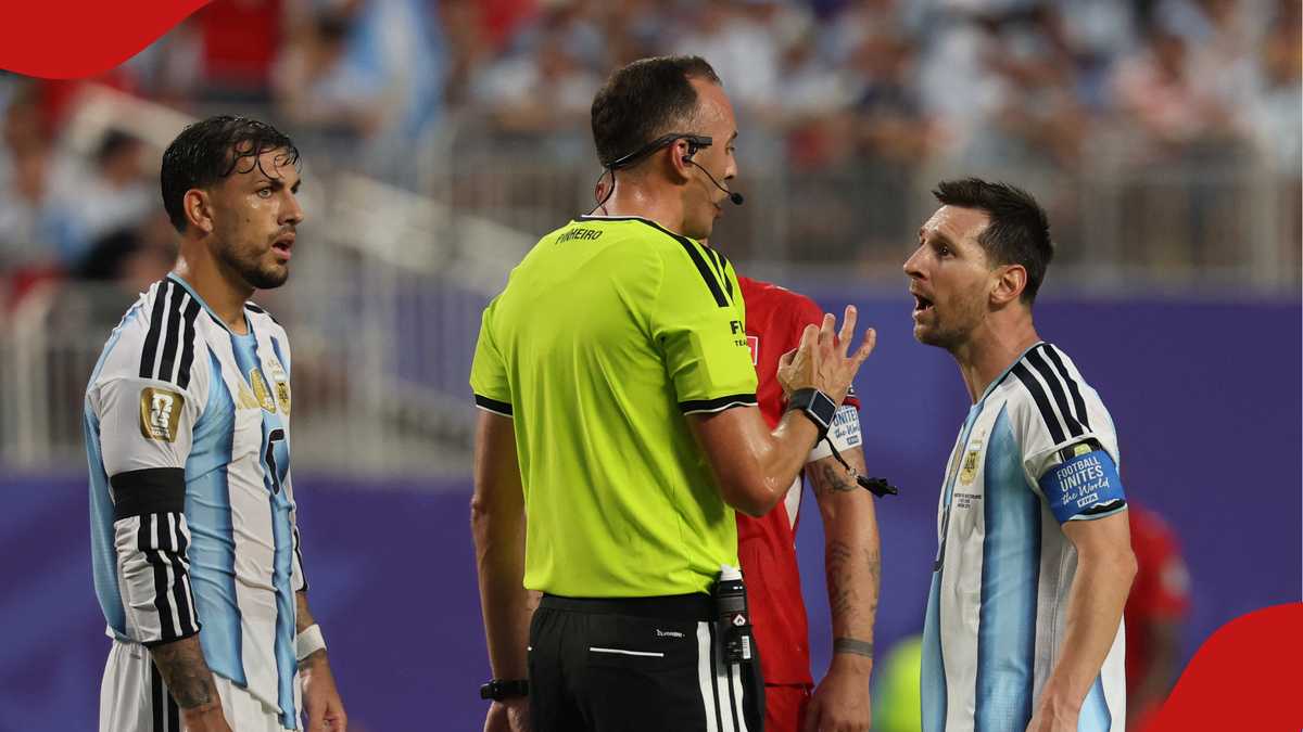 Lionel Messi Argues With Referee During World Cup Match Against Switzerland