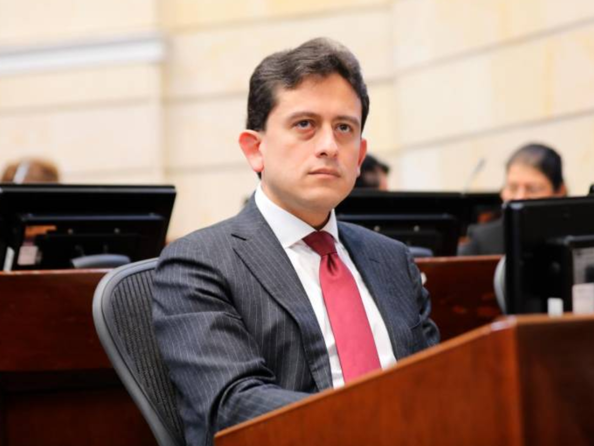 Debate sobre metas infladas de la Dian y crisis fiscal