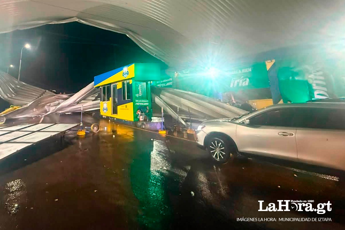 Fuertes vientos causan daños en techo de garita de Iztapa y afectan paso sobre puente