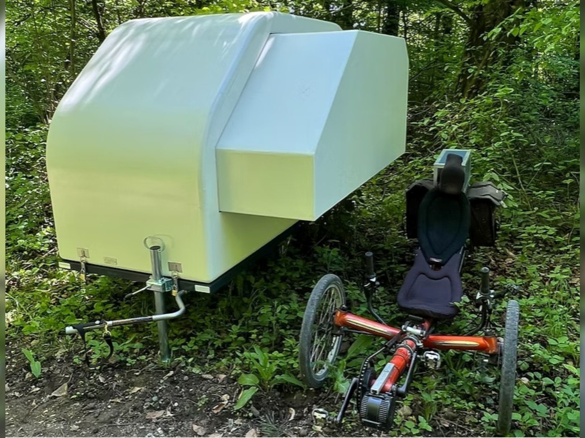 Sweden's Lightweight Bike Caravan Redefines Cycling Tourism