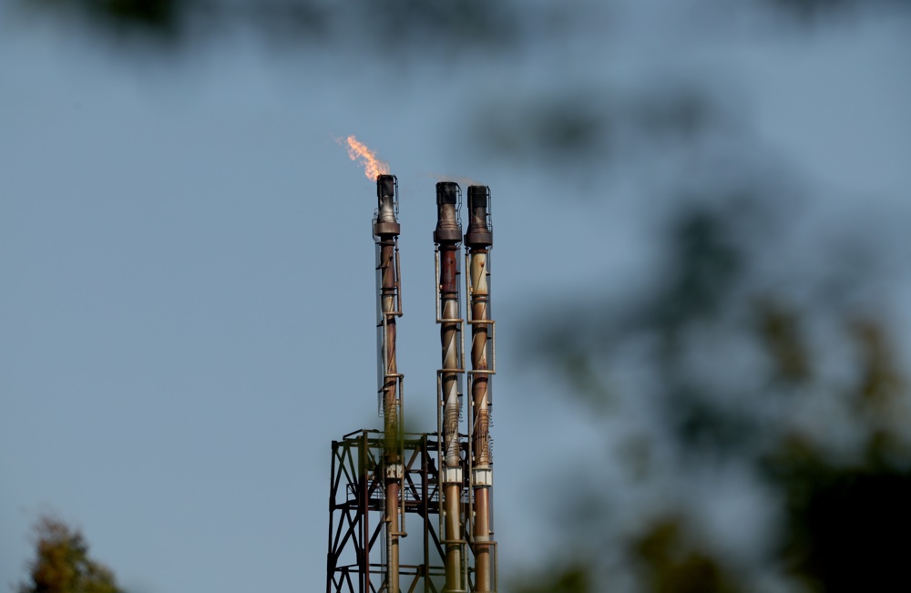 Precio del petróleo de Texas cae tras anuncio de Trump de retirar impuesto