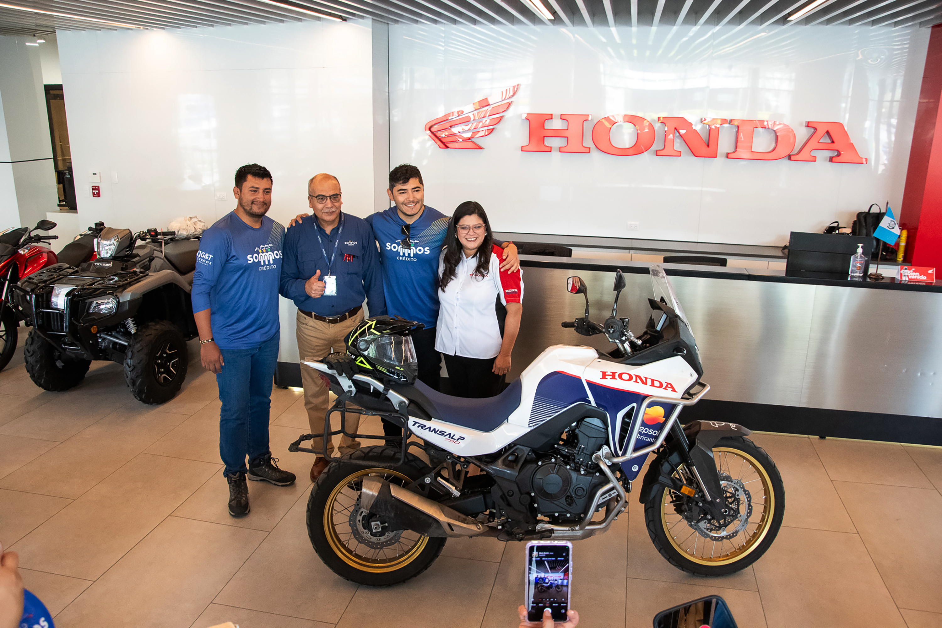 Honda Motos Guatemala completa exitosamente su viaje mundialista con motocicleta XL750 Transalp