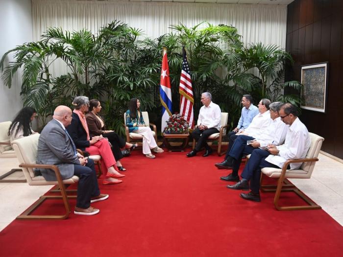 Legisladores demócratas de EE. UU. piden levantar las sanciones contra Cuba tras visitar la Isla