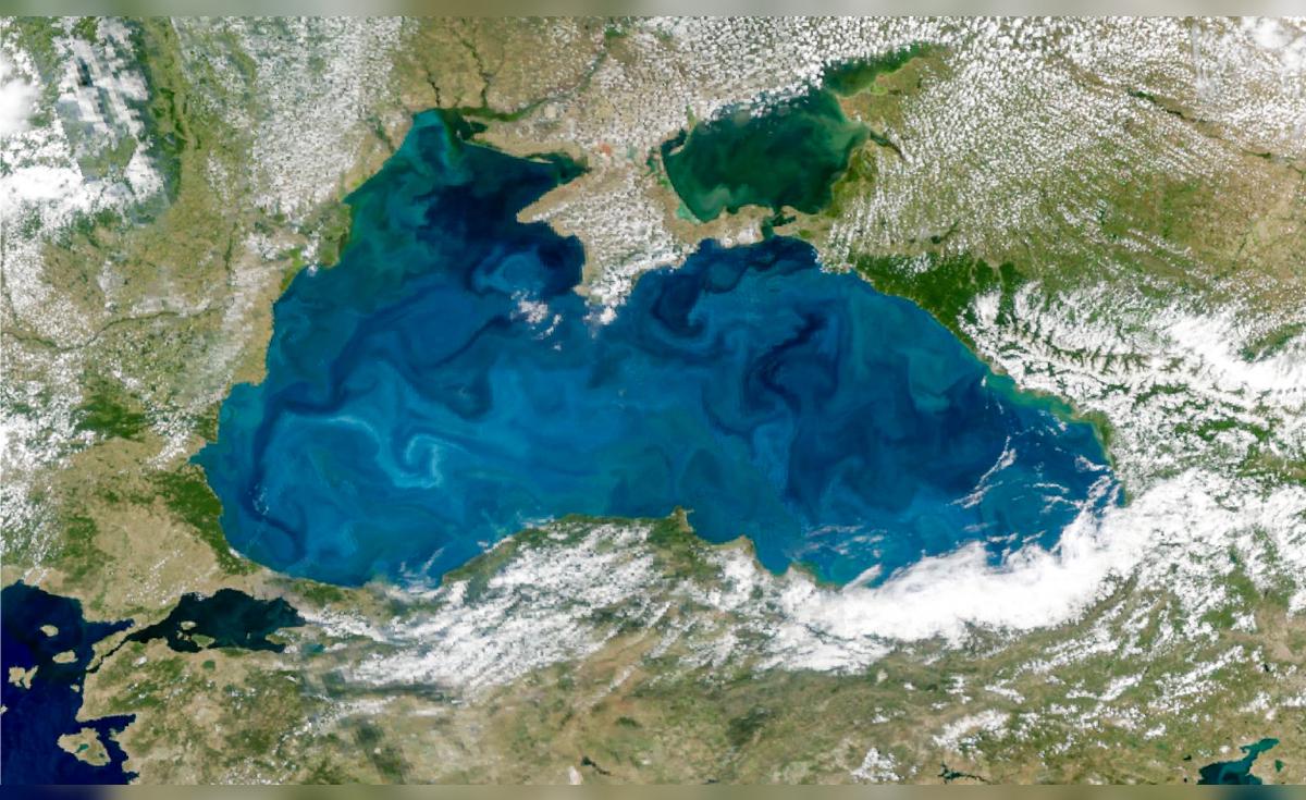 NASA registra cambio de color en el Mar Negro por proliferación de microorganismos