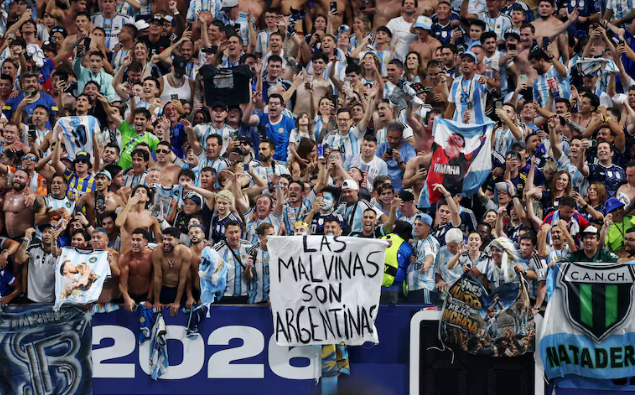 Argentina remontó 0-1 frente a Inglaterra con goles de Fernández y Lautaro