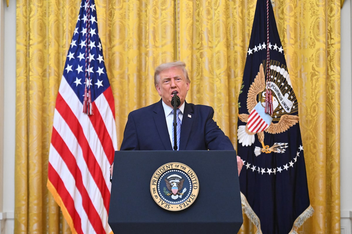 Trump's Claims of Election Fraud and Government Conflict in 2020