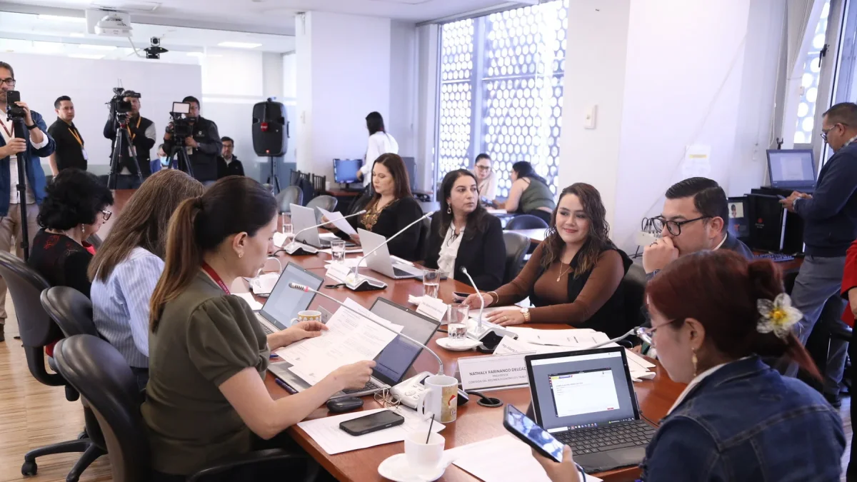 Asamblea solicita explicaciones por diferencias entre la Contraloría y la Fiscalía sobre informes con indicios penales en los GAD