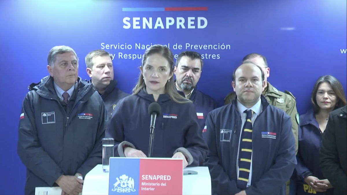 Aumentan a cuatro muertos y casi 2.500 personas aisladas tras sistema frontal en Chile