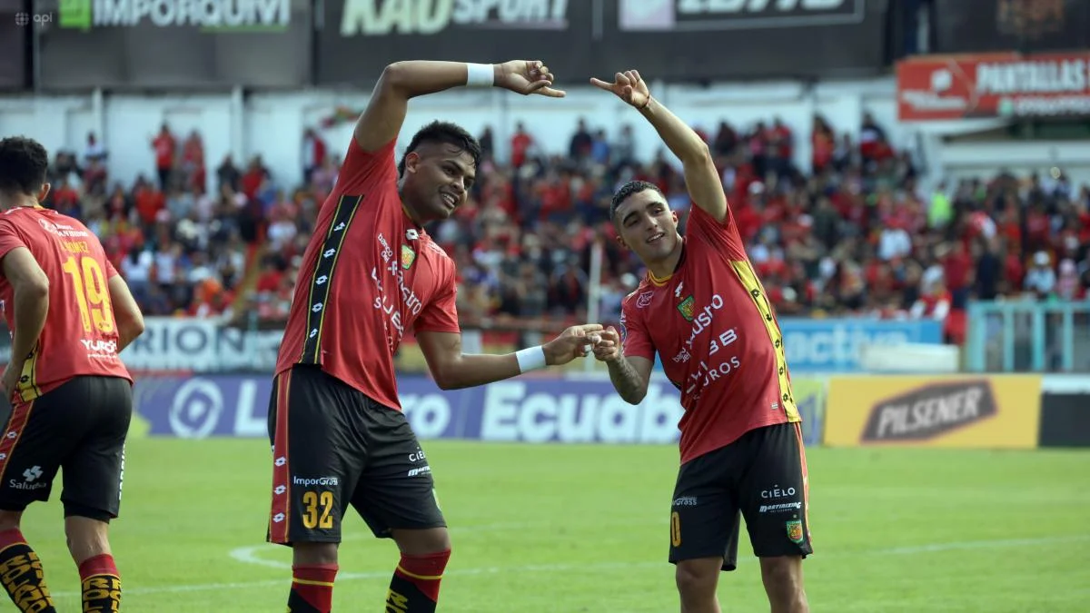 Deportivo Cuenca enfrenta a Universidad Católica en crucial partido de la LigaPro