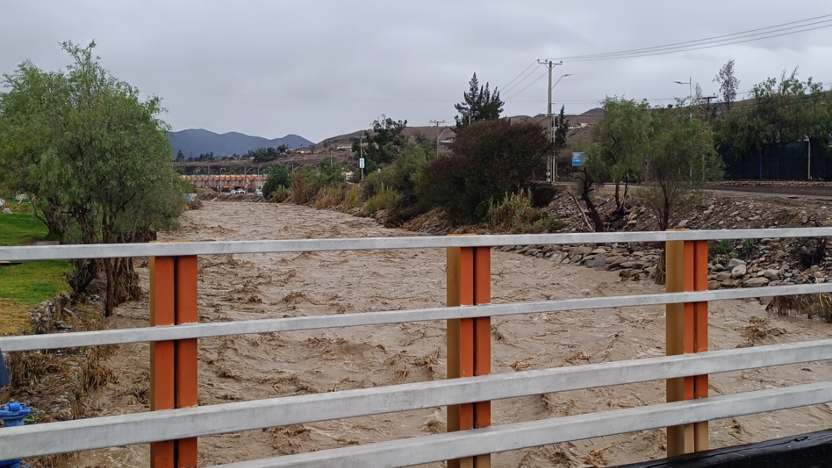 Problemas críticos en Ovalle y Freirina por sistema frontal