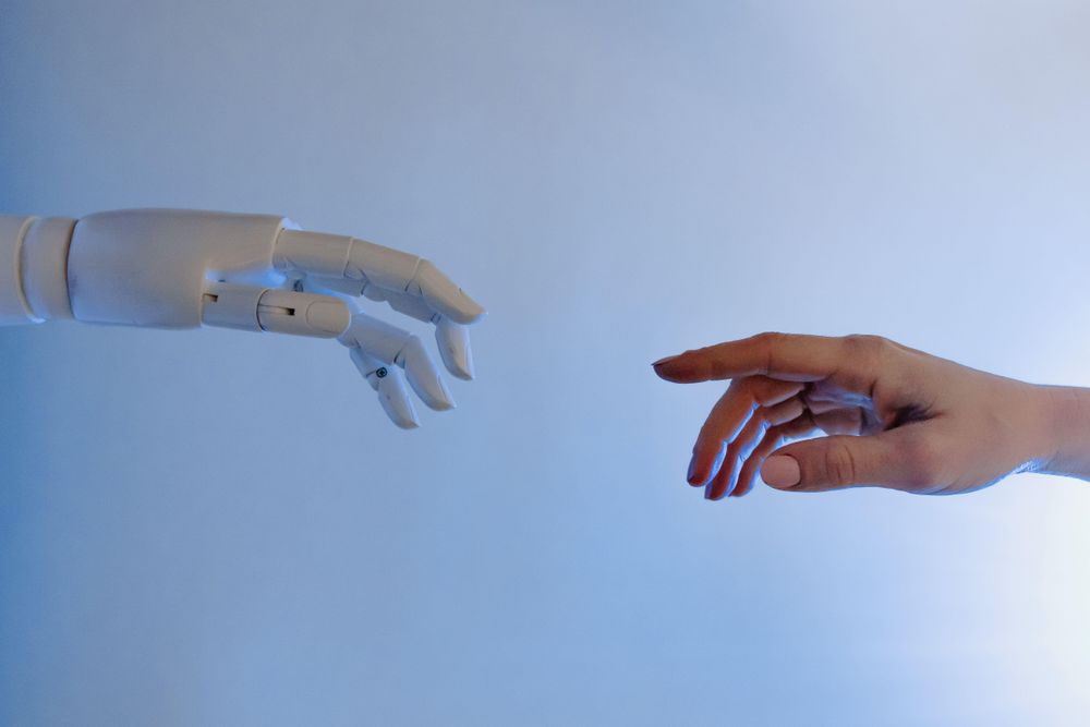 AI chatbots pose risks as mental health professionals caution against replacing human therapists