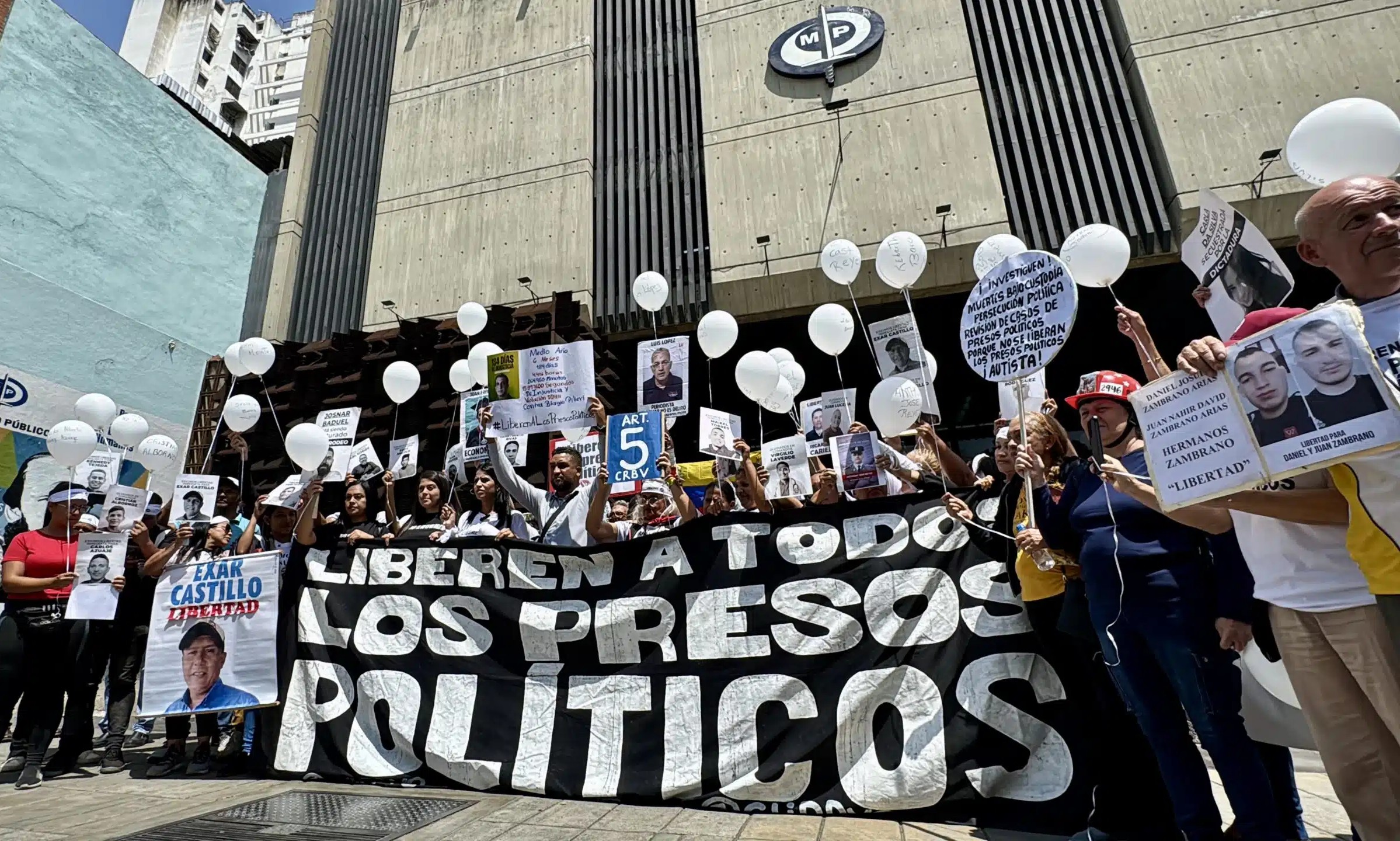 Familiares de presos políticos exigen solución definitiva en Venezuela