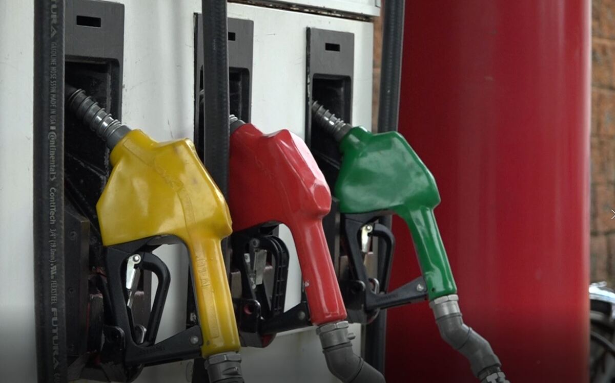 Gobierno evalúa apoyo económico ante subida de precios de combustibles