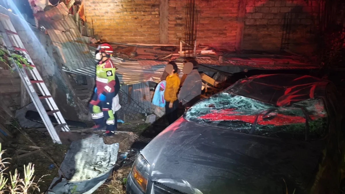 Vehículo se accidentó en pendiente de Santa Bárbara Alta, Quito