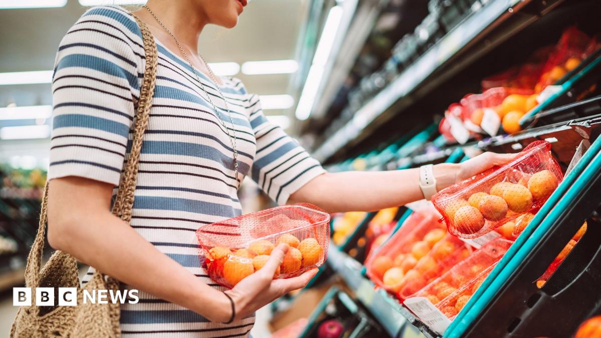 UK Food Prices Drop, But Inflation Risks Rise as Energy Costs Increase