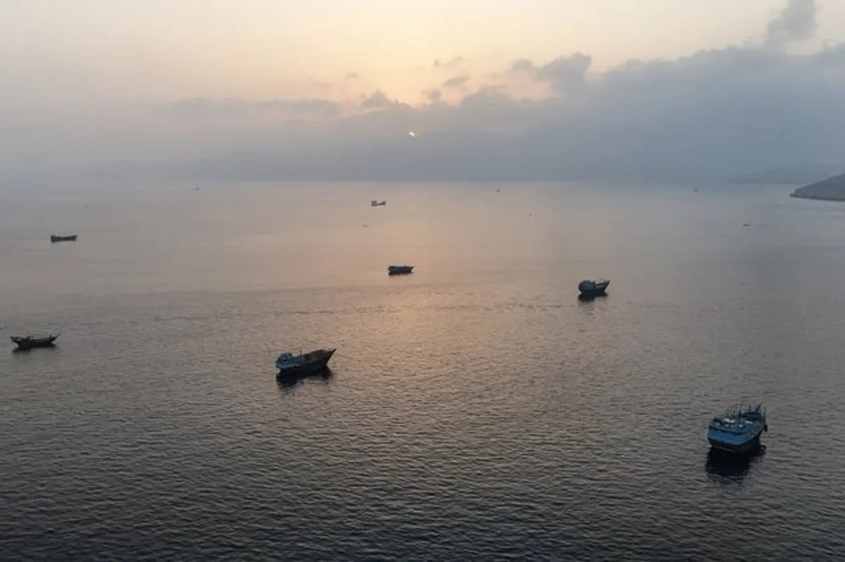 Iran Halts Three Oil Tankers in Hormuz Strait Amid Strategic Concerns