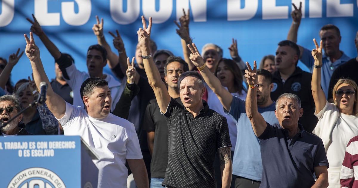 La CGT, las CTA y organizaciones sociales se movilizan al Congreso en defensa de los jubilados y contra las políticas del Gobierno