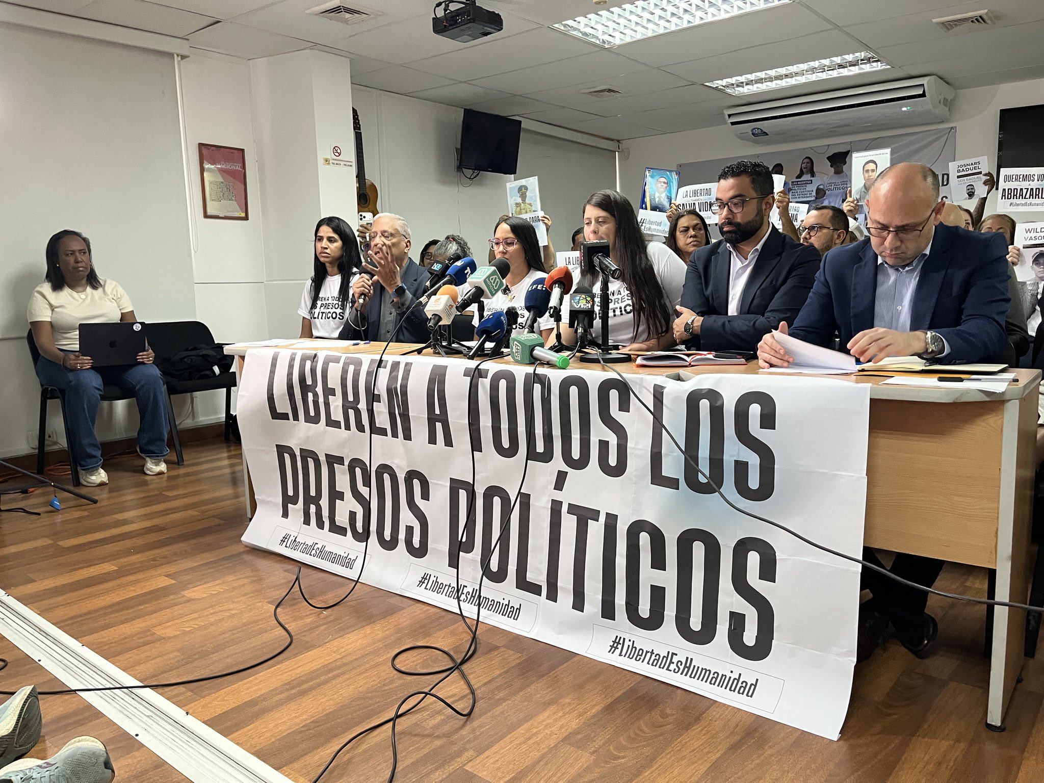 Venezuela: Llamado internacional a garantizar derechos de presos políticos y mejorar condiciones carcelarias tras terremotos