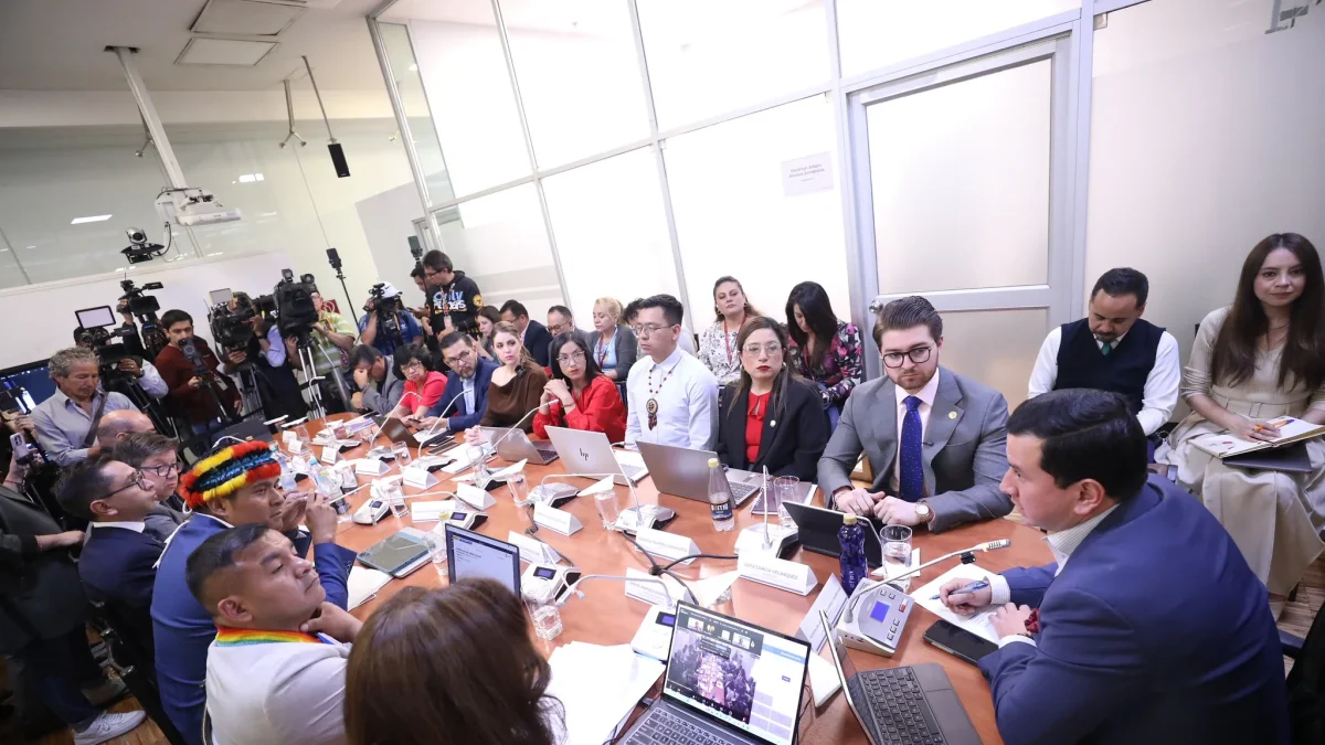Comisión de Fiscalización recomienda archivar juicio político contra Inés Manzano