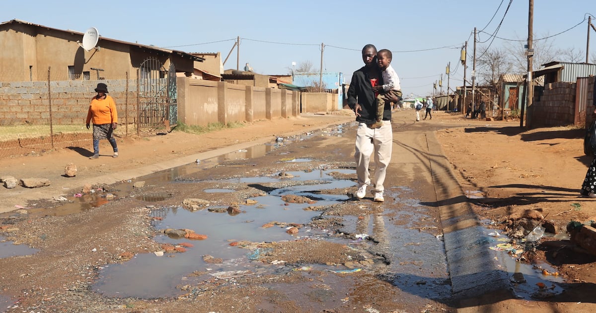 Ekurhuleni Municipality Addresses Sewer Blockages in Villa Liza