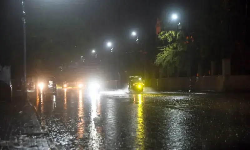 Karachi Experiences First Monsoon Showers with Light to Moderate Rainfall