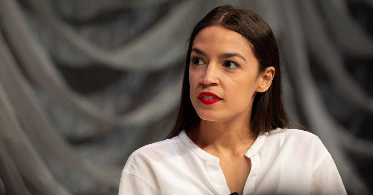 Alexandria Ocasio-Cortez Desmiente Advertencias de Trump sobre el Comunismo