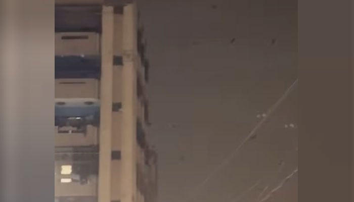 Karachi Experiences Dust Storm and Rainfall Amid Weather Fluctuations