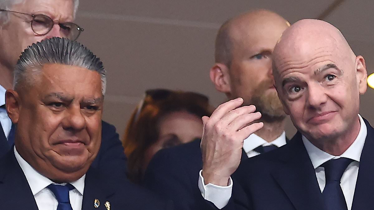 FIFA President Praises Argentina's Professionalism Amid World Cup Controversies