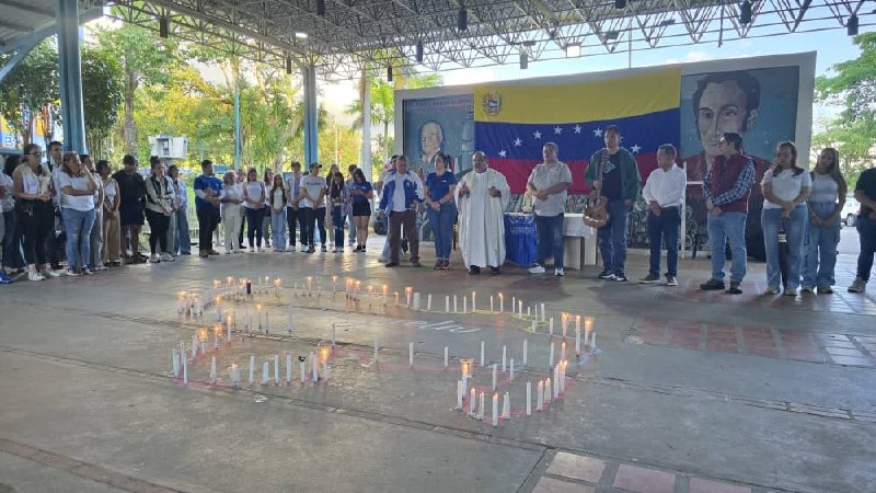 Táchira honra a víctimas de terremotos con velas y solidaridad