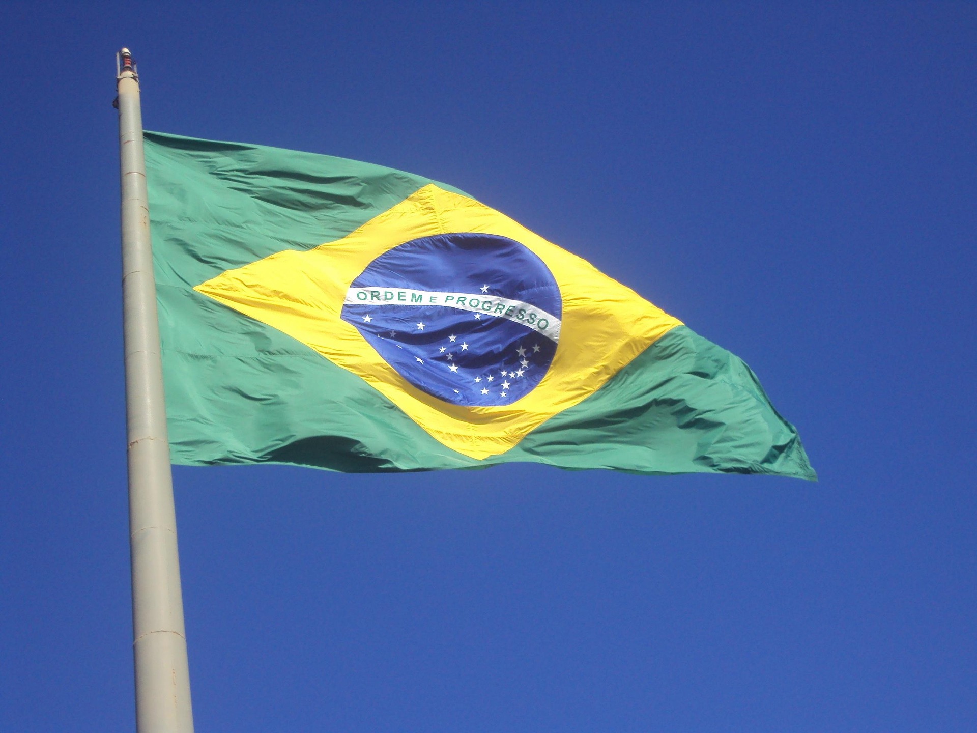 Brasil llama a consultas a su embajador en Argentina tras ofensas de Milei