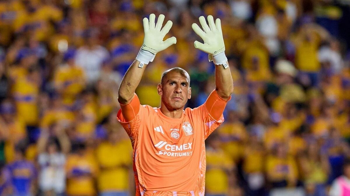 Nahuel Guzmán se enfrenta a aficionados tras empate de Tigres
