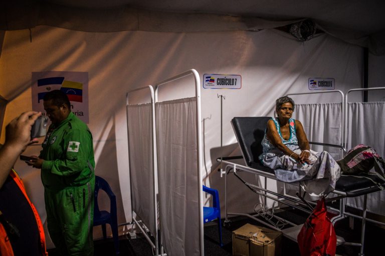 Hospital de El Salvador atiende emergencias en La Guaira tras terremoto