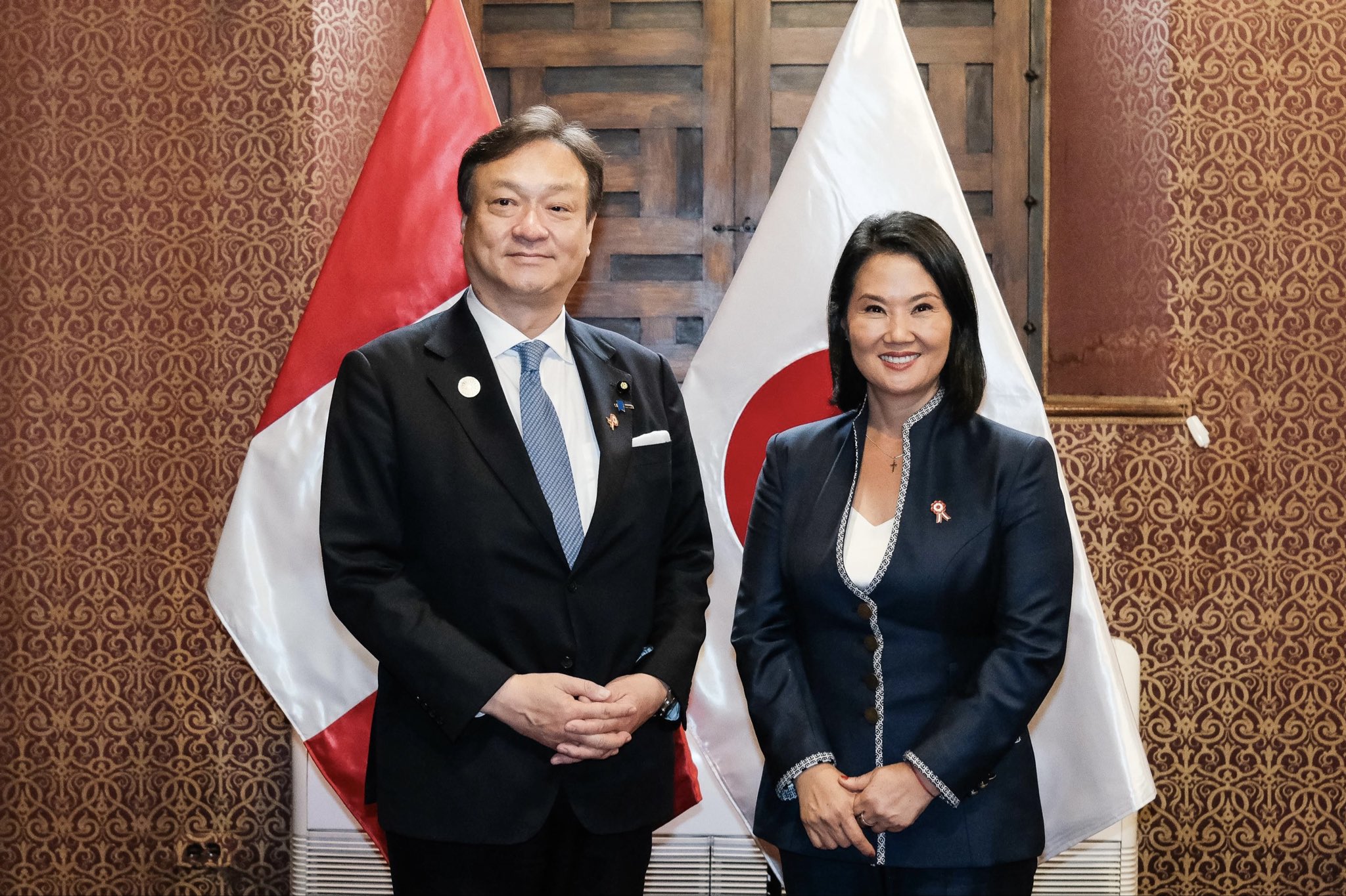 Keiko Fujimori se reúne con el canciller de Japón antes de su investidura presidencial en Perú