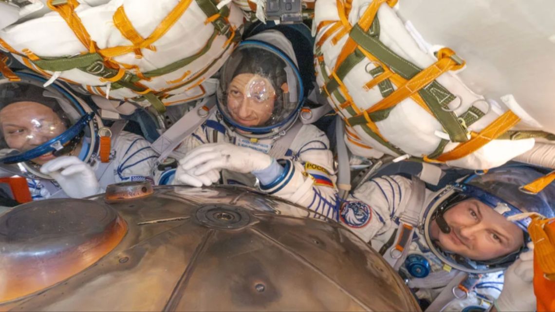 Éxito de la misión espacial: Astronauta y cosmonautas regresan a la Tierra tras investigaciones en la Estación Espacial