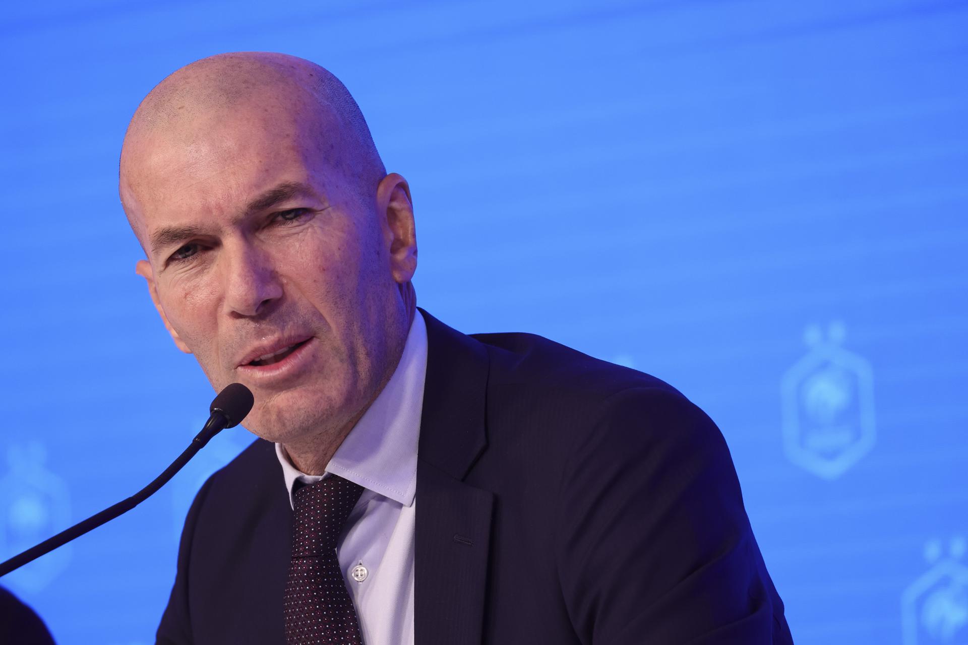 Zinedine Zidane asume cargo de seleccionador de Francia tras renovación de contrato