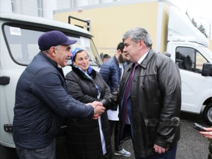 Районные больницы Кабардино-Балкарии получили 25 новых санитарных автомашин