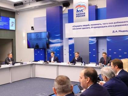 Владимир Якушев обозначил ряд направлений работы «Единой России» в год 80-летия Великой Победы