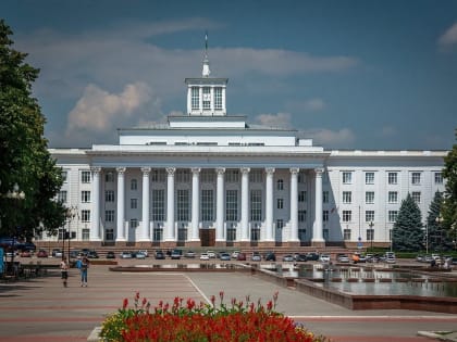 Больше ста победителей и призеров школьных олимпиад и их педагогов получат премии Главы Кабардино-Балкарии