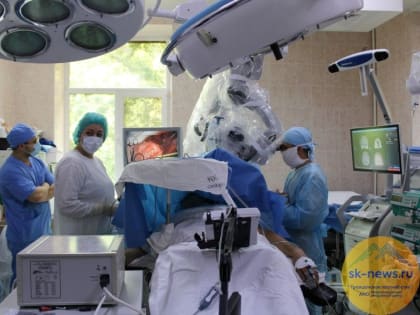 Впервые в СКФО провели уникальную операцию пациентке с гигантской аневризмой головного мозга