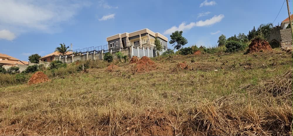 32 Decimals Land for Sale in Wamala Hill Bwebajja
