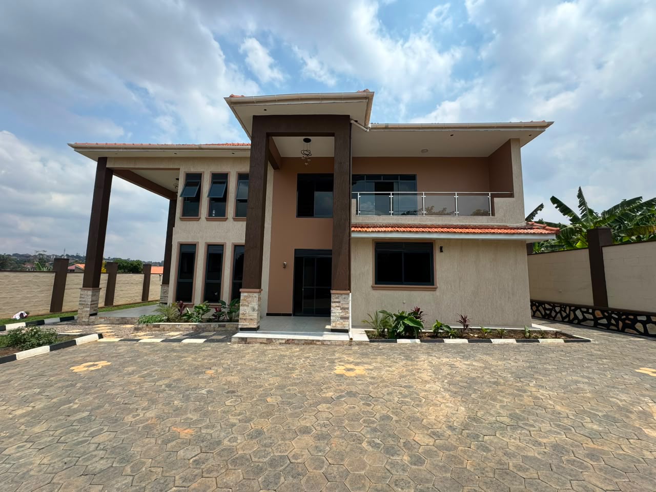 Modern 5 Bedroom House for Sale in Kisaasi-Kulambiro