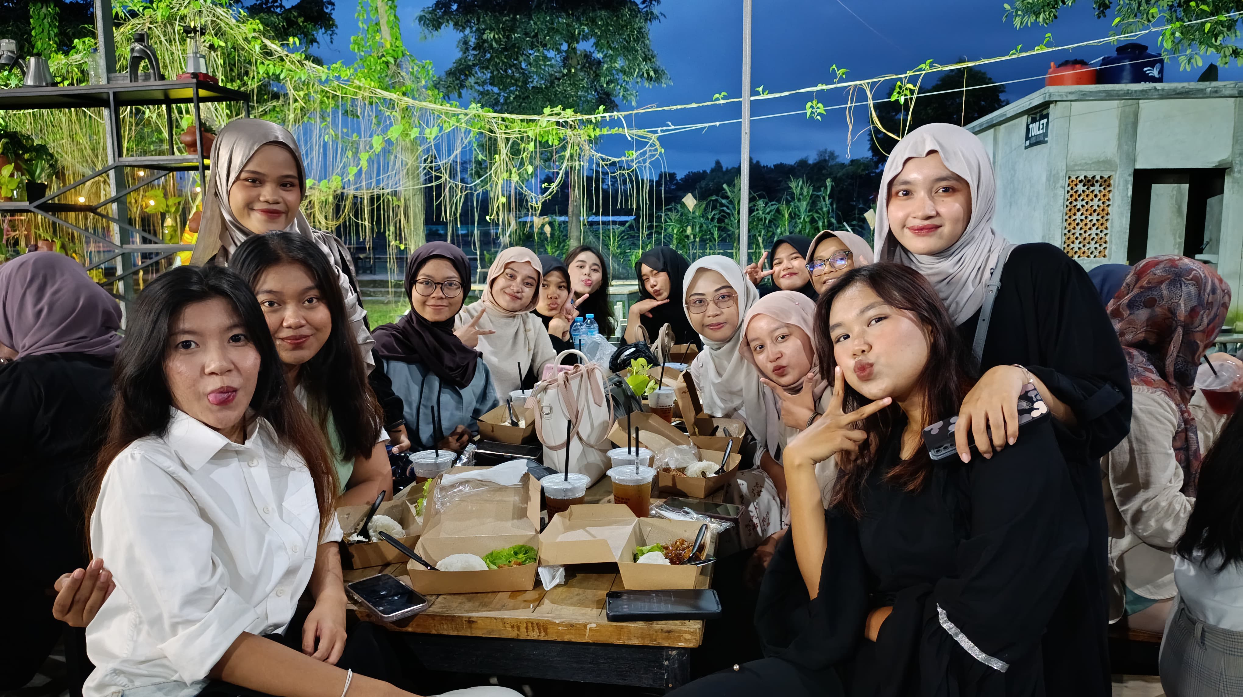 BUKA PUASA BERSAMA: Buka Puasa Bersama di Bulan Ramadhan Bersama Massa Sains Data