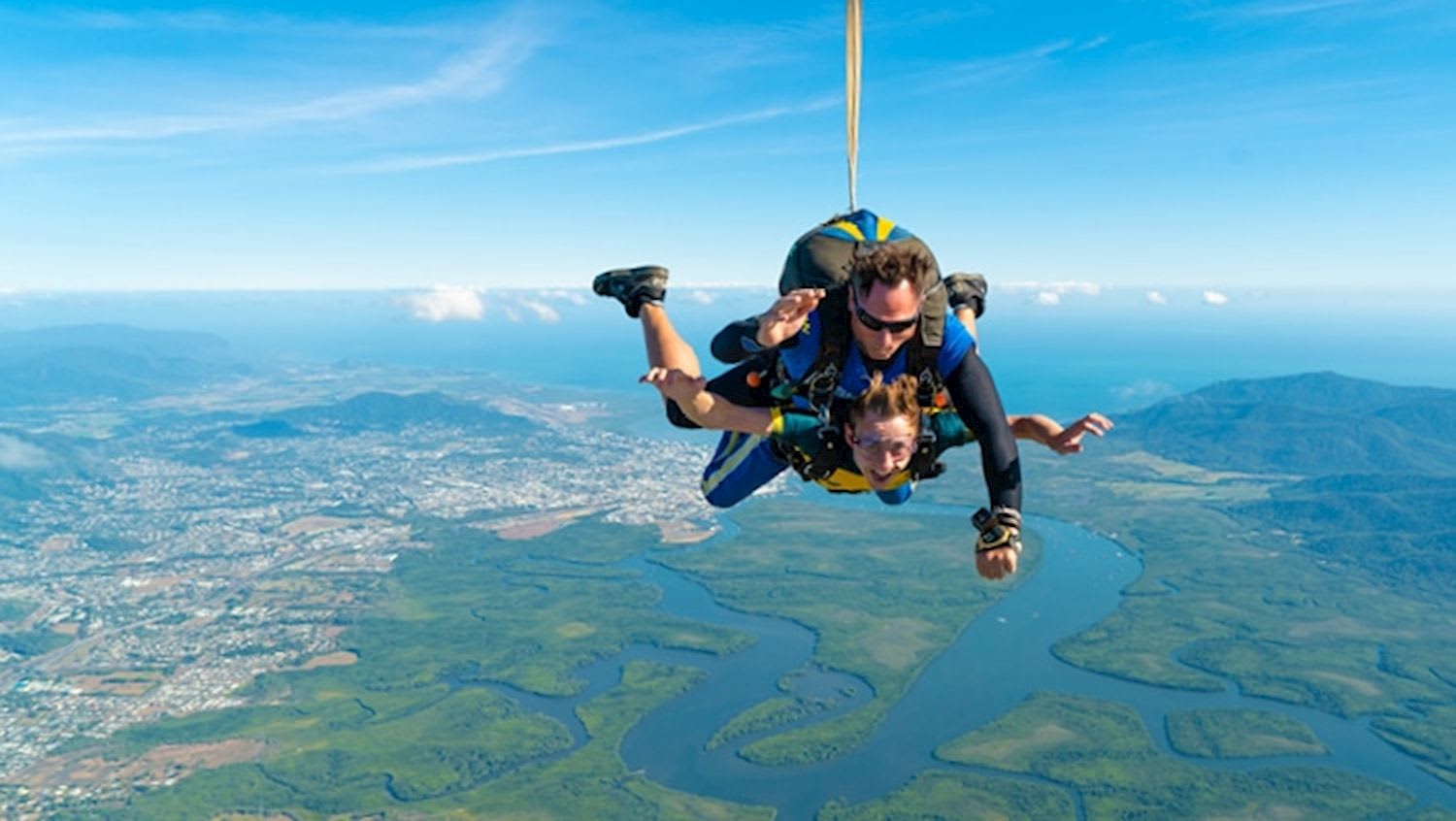 Cairns Tandem 15,000ft Skydive (With Transfer)