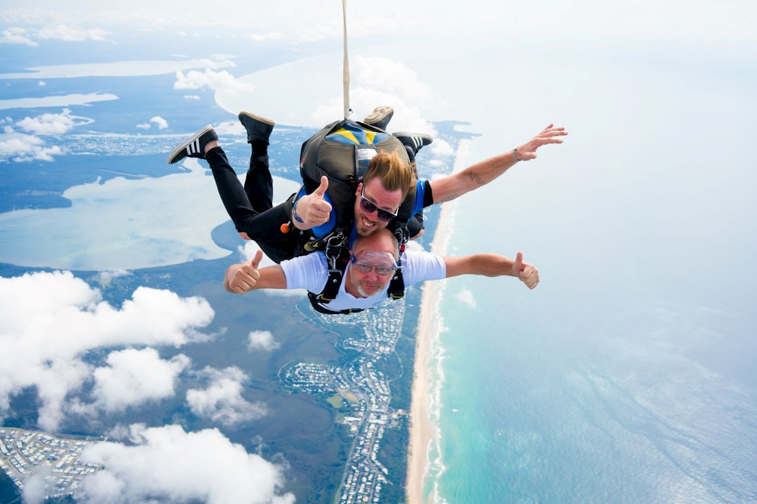 Noosa Tandem 13,000ft Skydive Weekend (Self-Drive) - Image 2