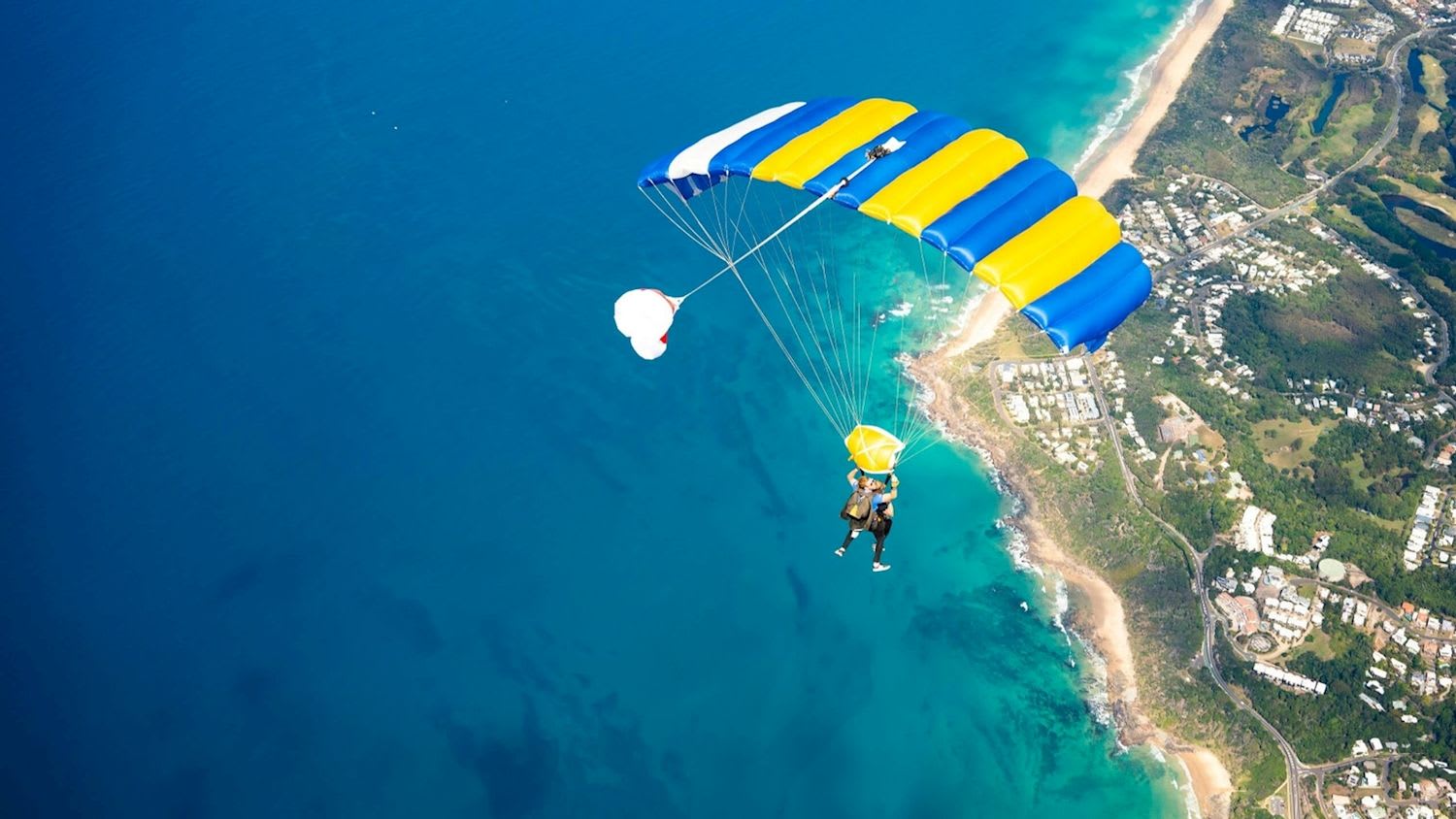 Noosa Tandem 13,000ft Skydive Weekday (Self Drive)