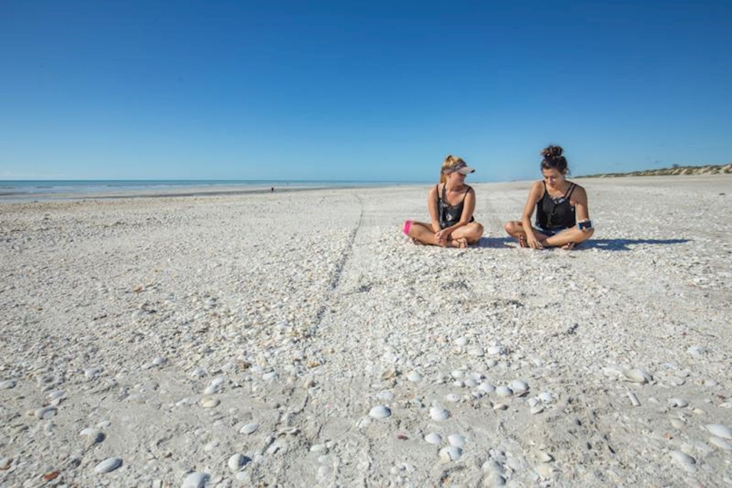 Perth to Exmouth & Return (18+) - Image 3