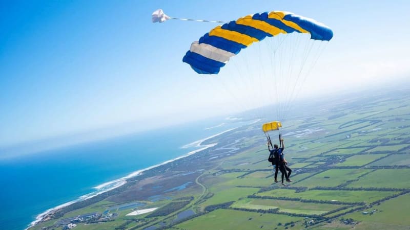 Great Ocean Road 15,000ft Tandem Skydive (Self Drive)