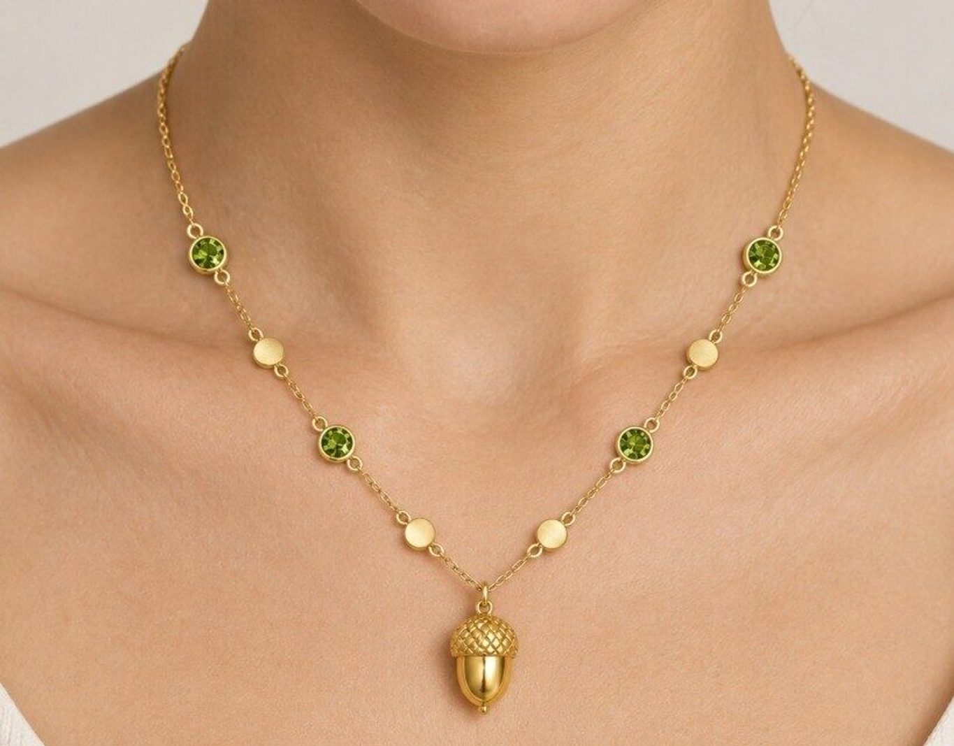 La joaillerie Pierre Feret dévoile une collection de bijoux dédiés aux grands symboles de Fontainebleau - Actu.fr