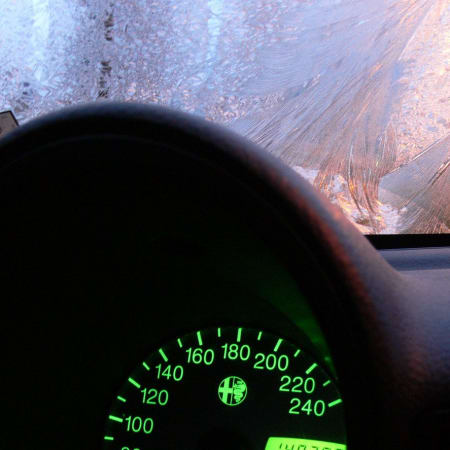 Serrure de porte de voiture gelée : Comment l'ouvrir ?